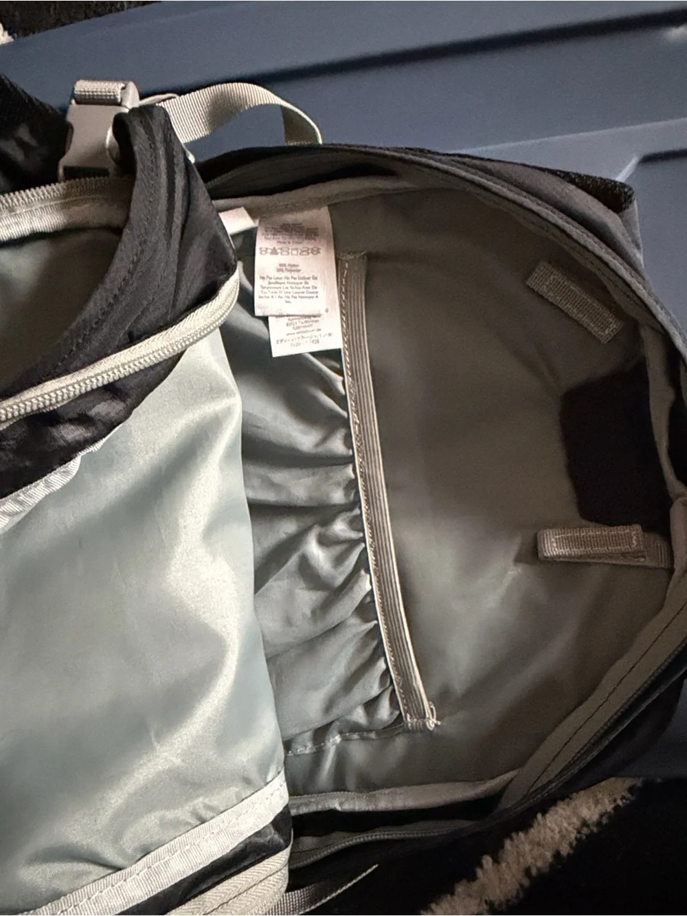 Eddie Bauer Highpoint Ski Jacket in Black with Gray Mesh